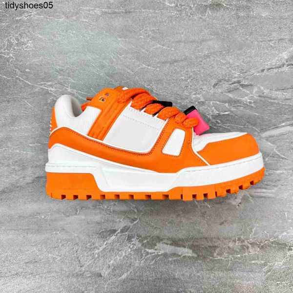 2023 new fashion male thick sole increase couple lvity small white shoes male casual bread shoes small fat ding, Black
2023 new fashion male thick sole increase couple lvity small white shoes male casual bread shoes small fat ding, Black