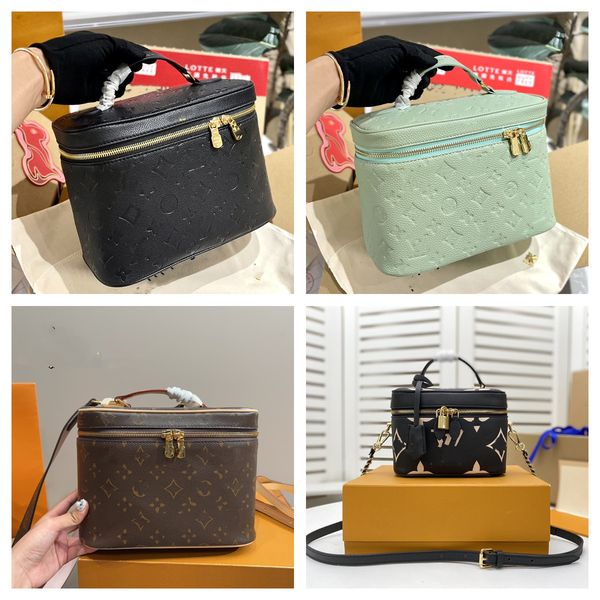 7a nice bb cosmetic bag vanity case real leather toiletry bag women men travel shoulder handbag bag vintage tote wash pouch embossed designe
7a nice bb cosmetic bag vanity case real leather toiletry bag women men travel shoulder handbag bag vintage tote wash pouch embossed designe