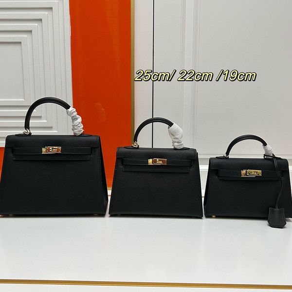 handbags purse tote bag genuine leather bottom nail golden hardware wholesale multiple colors classic flap pocket three size
handbags purse tote bag genuine leather bottom nail golden hardware wholesale multiple colors classic flap pocket three size