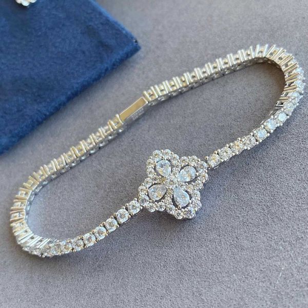 Designer Bracelet Harry W Luxury Top Ms niche high-end four-leaf grass 925 sterling silver full diamond Light luxury colorful flower bracelet Accessories Jewelry
Designer Bracelet Harry W Luxury Top Ms niche high-end four-leaf grass 925 sterling silver full diamond Light luxury colorful flower bracelet Accessories Jewelry