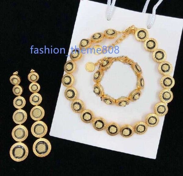 retro designer black resin necklaces bracelet earring rings set banshee medusa head portrait 18k gold plated women's birthday festive p
retro designer black resin necklaces bracelet earring rings set banshee medusa head portrait 18k gold plated women's birthday festive p