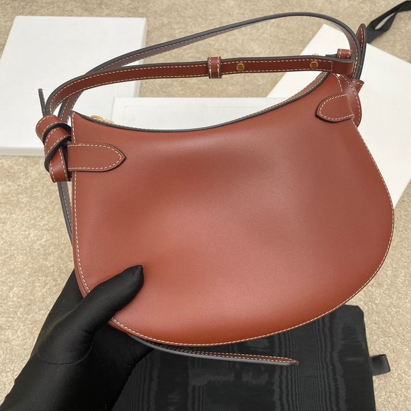 198008 new women's crossbody bag high-end custom quality shoulder bag cowhide material simple and versatile capacity is sufficient for
198008 new women's crossbody bag high-end custom quality shoulder bag cowhide material simple and versatile capacity is sufficient for