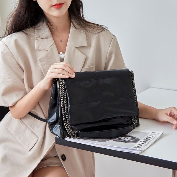 vintage on the new big bag 2023 new fashion summer ocean chain wandering bag niche design embroidery line shoulder bag
vintage on the new big bag 2023 new fashion summer ocean chain wandering bag niche design embroidery line shoulder bag