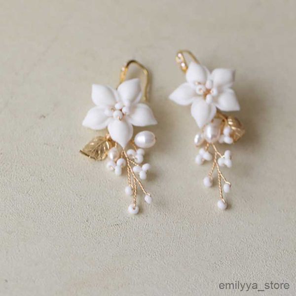 charm simulated-pearl women earrings flower ceramic wedding ear jewelry accessories ornament plant style r230829, Golden
charm simulated-pearl women earrings flower ceramic wedding ear jewelry accessories ornament plant style r230829, Golden