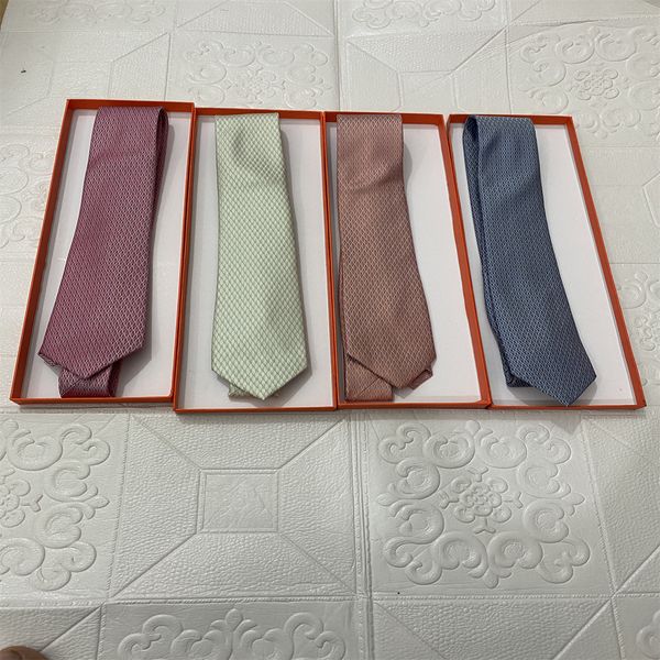 yy2023 men's tie designer men's silk tie letter jacquard woven tie, hand-made, a variety of styles men's wedding casual and b, Blue;purple
yy2023 men's tie designer men's silk tie letter jacquard woven tie, hand-made, a variety of styles men's wedding casual and b, Blue;purple