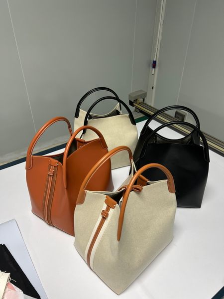 waist bags 2023 women leather bucket bag handbag contrast color patchwork shoulder ladies allmatch large capacity crossbody 230828
waist bags 2023 women leather bucket bag handbag contrast color patchwork shoulder ladies allmatch large capacity crossbody 230828