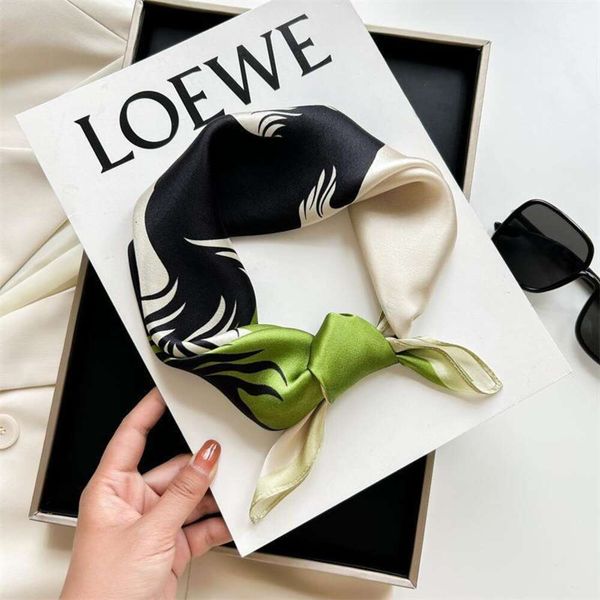 silk horse green print small square scarf spring and autumn thin female mother professional matching, Blue;gray
silk horse green print small square scarf spring and autumn thin female mother professional matching, Blue;gray