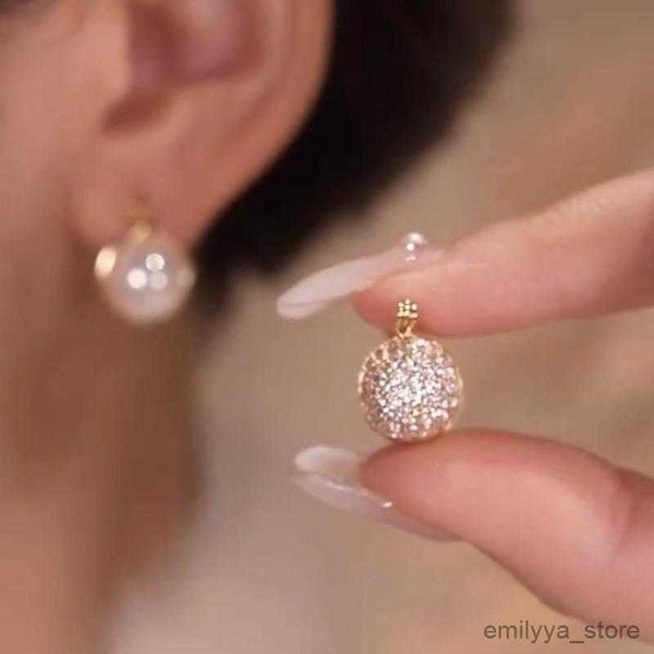 charm micro inlaid pearl earrings double-sided temperament fashion small earrings fashion earrings female jewelry gift r230829, Golden
charm micro inlaid pearl earrings double-sided temperament fashion small earrings fashion earrings female jewelry gift r230829, Golden