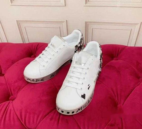 designer casual shoes diamond crystal mens women d homme comfort flat sneakers platform chaussures black classic leather crown shoe 35-45
designer casual shoes diamond crystal mens women d homme comfort flat sneakers platform chaussures black classic leather crown shoe 35-45