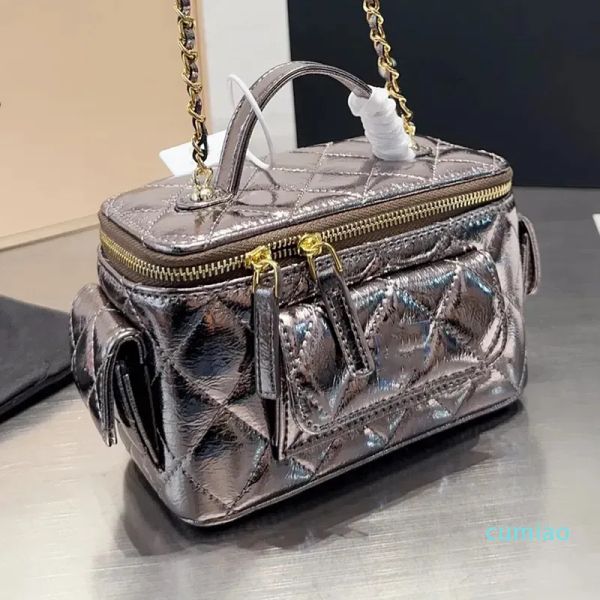 2023-new designer women mini vanity with chain cosmetic bag her trunk shoulder bags lady makeup case crossbody strap handbag
2023-new designer women mini vanity with chain cosmetic bag her trunk shoulder bags lady makeup case crossbody strap handbag
