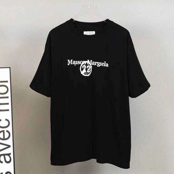 short shirt margielas mm6 high version designer t sleeved men's loose cut out embroidery number stitching letter niche trendy t-shirt f, White;black
short shirt margielas mm6 high version designer t sleeved men's loose cut out embroidery number stitching letter niche trendy t-shirt f, White;black