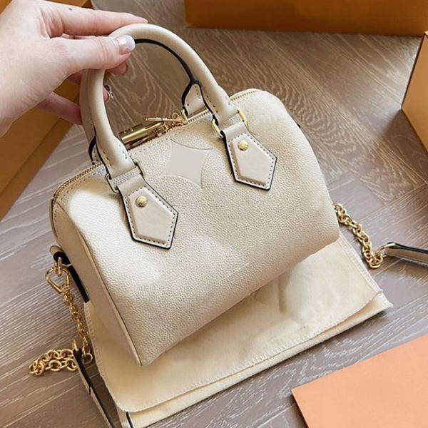 classic shoulder bag travel handbag women cross body pillow bag embossed letter large capacity tote purse metal hardware zipper latch remova
classic shoulder bag travel handbag women cross body pillow bag embossed letter large capacity tote purse metal hardware zipper latch remova