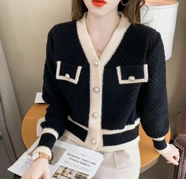 short cardigan women's sweater coat autumn and winter new style outer v-neck loose plaid all-match top, White;black
short cardigan women's sweater coat autumn and winter new style outer v-neck loose plaid all-match top, White;black