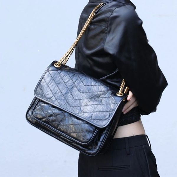 evening bags 2023 women's bag leather handheld messenger bag fashion leisure vintage wrinkle chain one shoulder crossbody underarm 2308
evening bags 2023 women's bag leather handheld messenger bag fashion leisure vintage wrinkle chain one shoulder crossbody underarm 2308