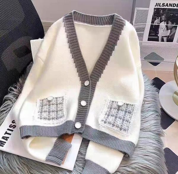 women sweater knit designer knitted cardigans letter fashion sweaters v-neck long-sleeved cardigan casual jacket, White;black
women sweater knit designer knitted cardigans letter fashion sweaters v-neck long-sleeved cardigan casual jacket, White;black