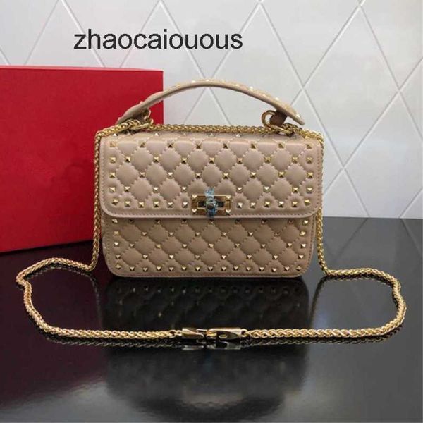 classic women luxury valantioes crossbody sheepskin handbags lady's beach designer bags diamond grid bag rivet small portable leather h
classic women luxury valantioes crossbody sheepskin handbags lady's beach designer bags diamond grid bag rivet small portable leather h
