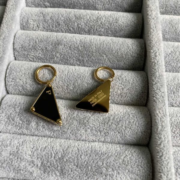 diamond tri-angle symbole design black stud hoop women 18k gold silver letter engrave dangle earrings girls wedding jewelry, Golden;silver
diamond tri-angle symbole design black stud hoop women 18k gold silver letter engrave dangle earrings girls wedding jewelry, Golden;silver