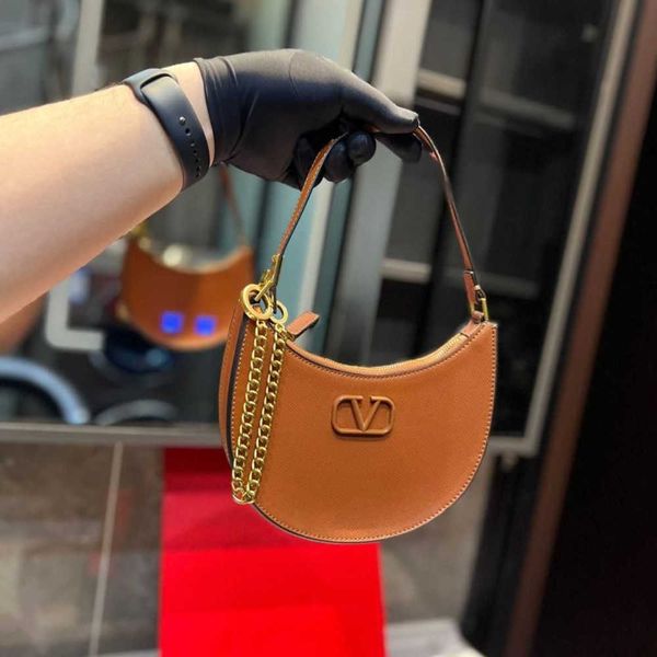 women bags luxury handbags classic beauty handbag designer exquisite valantioes palm new pattern cowhide hobo underarm moon light chain a618
women bags luxury handbags classic beauty handbag designer exquisite valantioes palm new pattern cowhide hobo underarm moon light chain a618