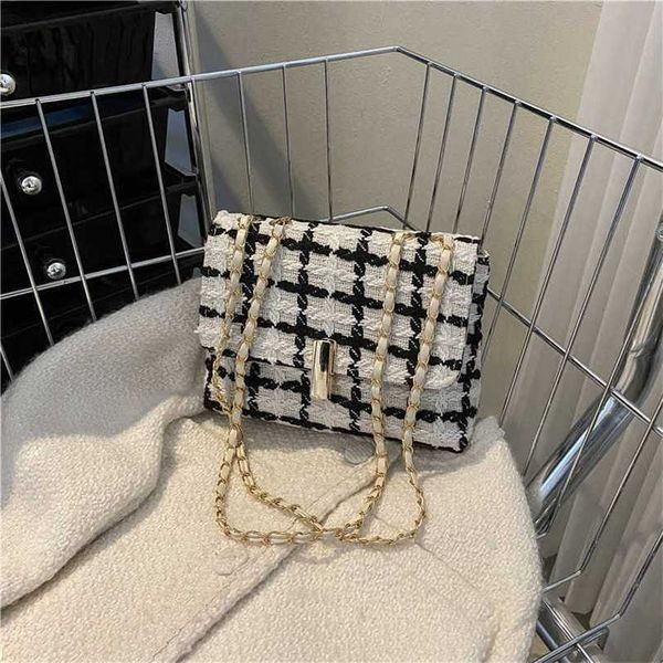 evening bags woolen lock buckle chain small bag for women's spring and autumn new westernized plaid shoulder crossbody commuting 230828
evening bags woolen lock buckle chain small bag for women's spring and autumn new westernized plaid shoulder crossbody commuting 230828