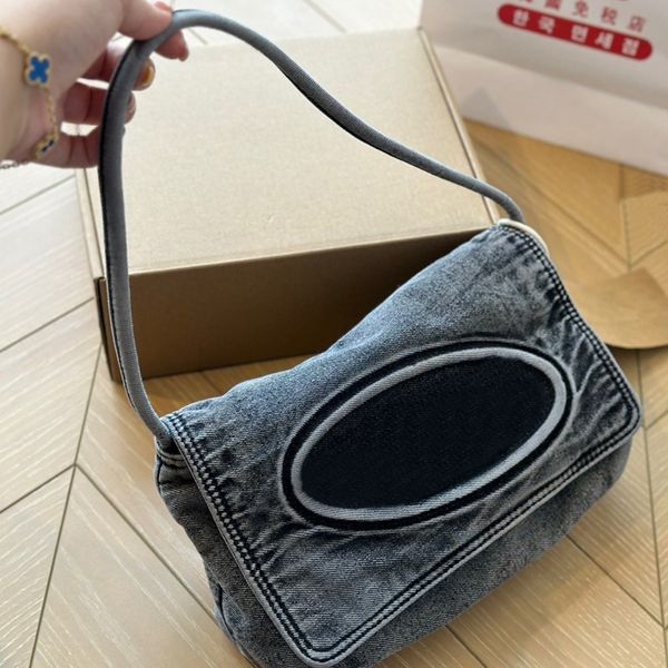 denim shoulder bag flap handbag underarm hobo bags vintage cell phone pocket classic letter large capacity tote purse interior zipper pocket
denim shoulder bag flap handbag underarm hobo bags vintage cell phone pocket classic letter large capacity tote purse interior zipper pocket