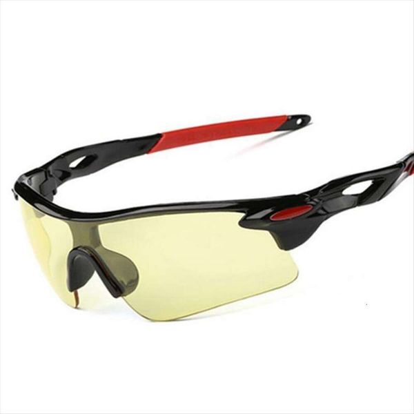 fashionably colorful eyeglasses cycling glasses mens and womens unique sunglasses outdoor sports, White;black
fashionably colorful eyeglasses cycling glasses mens and womens unique sunglasses outdoor sports, White;black