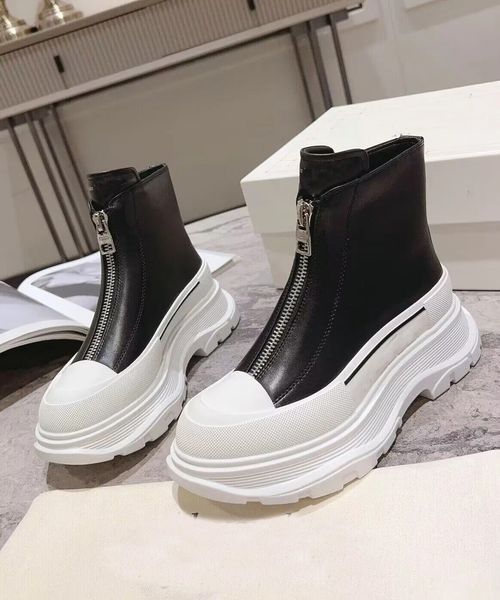 super quality men women tread slick zip boot black white calf leather round toe textured rubber wrap ankle boots comfort couple winter walki
super quality men women tread slick zip boot black white calf leather round toe textured rubber wrap ankle boots comfort couple winter walki