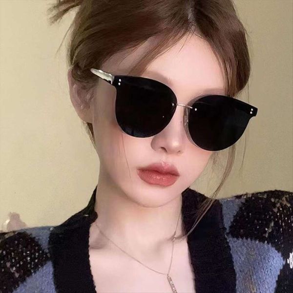 fashionable frameless oval sunglasses trimmed studded unisex, White;black
fashionable frameless oval sunglasses trimmed studded unisex, White;black