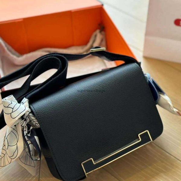 designers geta 12 colour genuine crossbodybag purse wax classic sheepskin leather bags single shoulder crossbody small square size 20x13cm
designers geta 12 colour genuine crossbodybag purse wax classic sheepskin leather bags single shoulder crossbody small square size 20x13cm