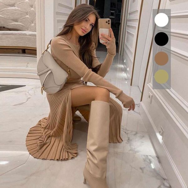 autumn and winter woolen sweater slit pleated skirt suit for women, White;black
autumn and winter woolen sweater slit pleated skirt suit for women, White;black