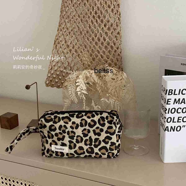 tote bag make-up bag portable go out carry on cosmetics storage bag student travel storage bag
tote bag make-up bag portable go out carry on cosmetics storage bag student travel storage bag