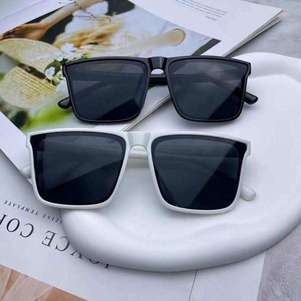 extra large frame square sunglasses for women plain face small retro simple anti violet, White;black
extra large frame square sunglasses for women plain face small retro simple anti violet, White;black