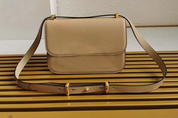 flap shoulder bags real leather bag flip cover silver and gold metal chain women handbag
flap shoulder bags real leather bag flip cover silver and gold metal chain women handbag