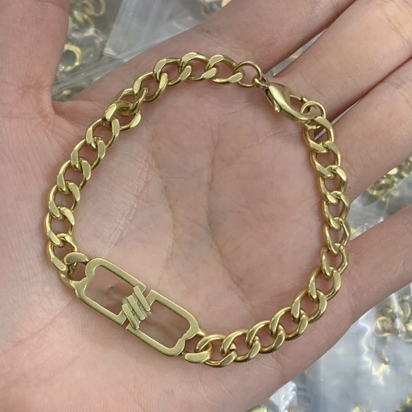women classic designer bracelet light luxury diamond charm bracelet fashion trendy letter b pendant balencaigaites delicate jewelry accessor, Golden;silver
women classic designer bracelet light luxury diamond charm bracelet fashion trendy letter b pendant balencaigaites delicate jewelry accessor, Golden;silver