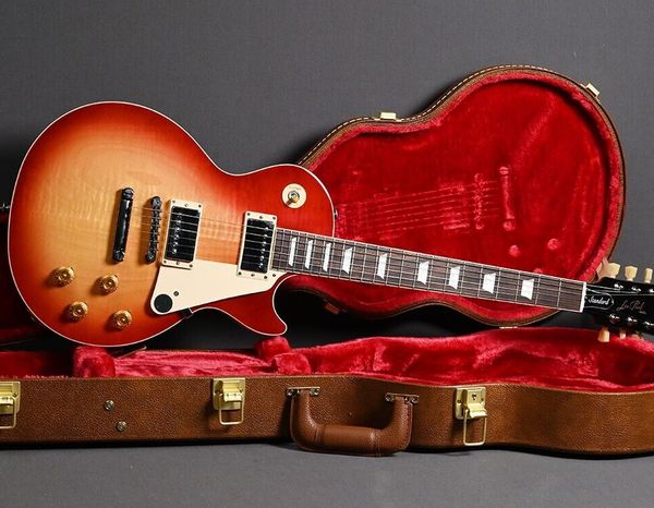 paul standard 50''s heritage cherry sunburst electric guitar as same of the pictures
paul standard 50''s heritage cherry sunburst electric guitar as same of the pictures