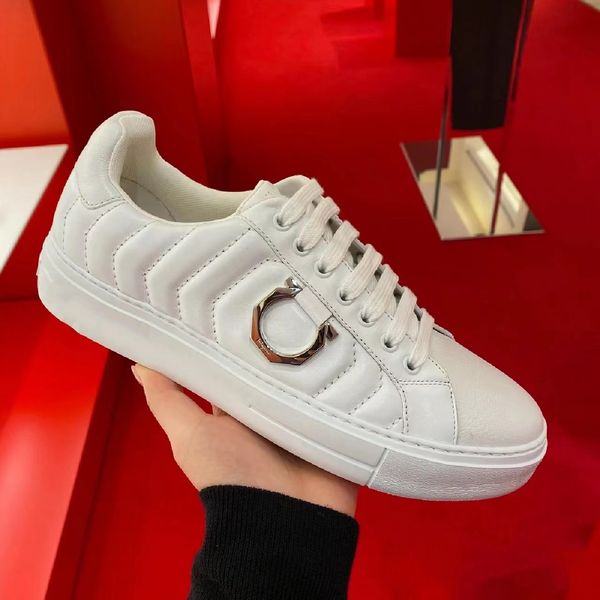 fashion designer shoes mens casual shoes cowhide upper sheepskin lining gancini sneaker luxury flats vintage outdoor sports shoes platfrom d, Black
fashion designer shoes mens casual shoes cowhide upper sheepskin lining gancini sneaker luxury flats vintage outdoor sports shoes platfrom d, Black
