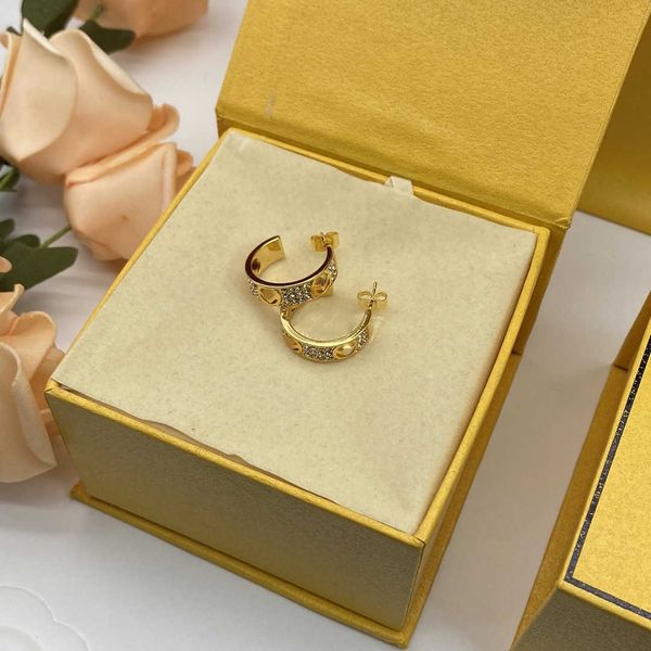 earrings designer f new type f letter c shape full diamond women's elegant and elegant personality style silver needle earnail batch, Golden;silver
earrings designer f new type f letter c shape full diamond women's elegant and elegant personality style silver needle earnail batch, Golden;silver