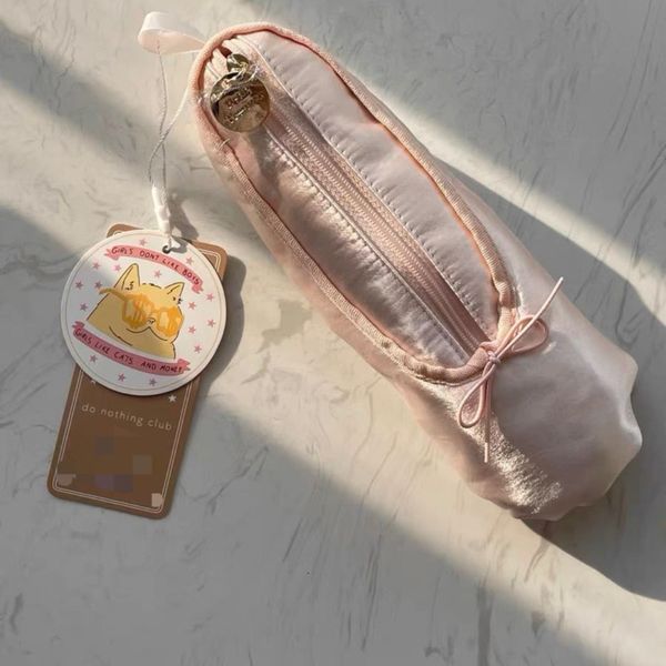cosmetic bags cases cute ballet shoes personality design for women casual mini student pen versatile women's makeup bag 230828
cosmetic bags cases cute ballet shoes personality design for women casual mini student pen versatile women's makeup bag 230828
