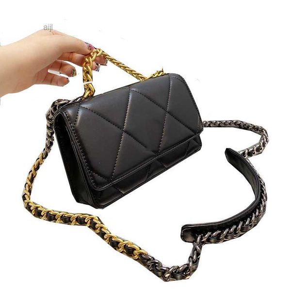 19 womens desiger purse bags lambskin leather quilted chain totes cross body shoulder clutch wallet card holder famous luxury handbags 19cm
19 womens desiger purse bags lambskin leather quilted chain totes cross body shoulder clutch wallet card holder famous luxury handbags 19cm