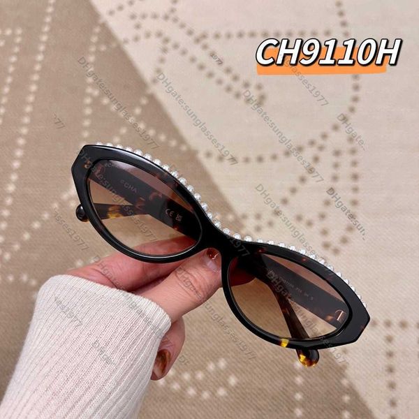 Xiaoxiangjia sunglasses 23 new inlaid pearl cat eye high-end French CH9110 glasses for women summer{category}
Xiaoxiangjia sunglasses 23 new inlaid pearl cat eye high-end French CH9110 glasses for women summer{category}