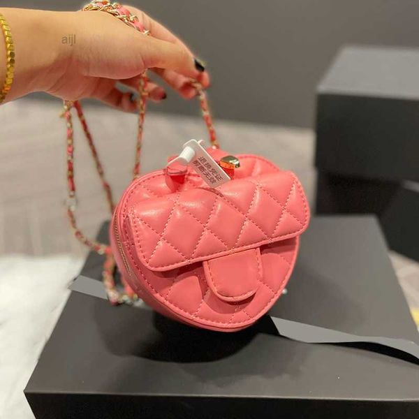 14cm classic mini heart lover style waist bust crossbody black bags lambskin quilted gold metal hardware matelasse chain vanity cosmetic cas
14cm classic mini heart lover style waist bust crossbody black bags lambskin quilted gold metal hardware matelasse chain vanity cosmetic cas