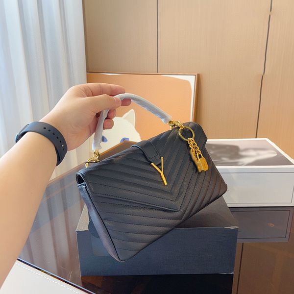famous french designer crossbody bag luxury classic metal chain shoulder bag women's fashion messenger bag 23 new leather pleated lock
famous french designer crossbody bag luxury classic metal chain shoulder bag women's fashion messenger bag 23 new leather pleated lock