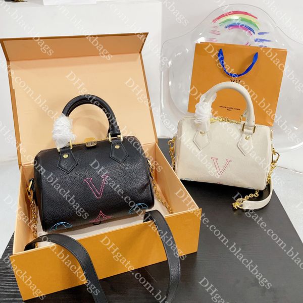 speedy pillow shoulder bag designer tote bag for women large capacity genuine leather handbag fashion embroidery letters totes
speedy pillow shoulder bag designer tote bag for women large capacity genuine leather handbag fashion embroidery letters totes