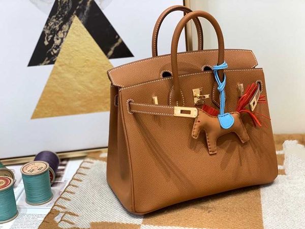 wholesale half handmade epsom leather brown designers handbag25cm wax thread have both gold and silver hardware fast delivery
wholesale half handmade epsom leather brown designers handbag25cm wax thread have both gold and silver hardware fast delivery