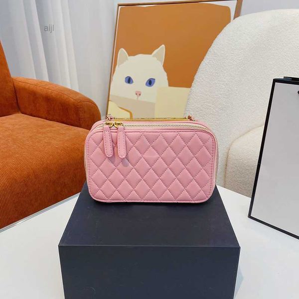 french women trunk classic zipper shoulder bag fashion diamond lattice quilted leather luxury designer tote metal letter gold chain handbag
french women trunk classic zipper shoulder bag fashion diamond lattice quilted leather luxury designer tote metal letter gold chain handbag