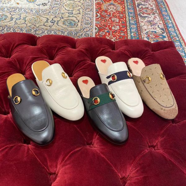luxury woman sandal designer man flip flops animal pattern baotou slipper lazy flat shoe 100% leather horsebit canvas letter mule cowhide me, Black
luxury woman sandal designer man flip flops animal pattern baotou slipper lazy flat shoe 100% leather horsebit canvas letter mule cowhide me, Black