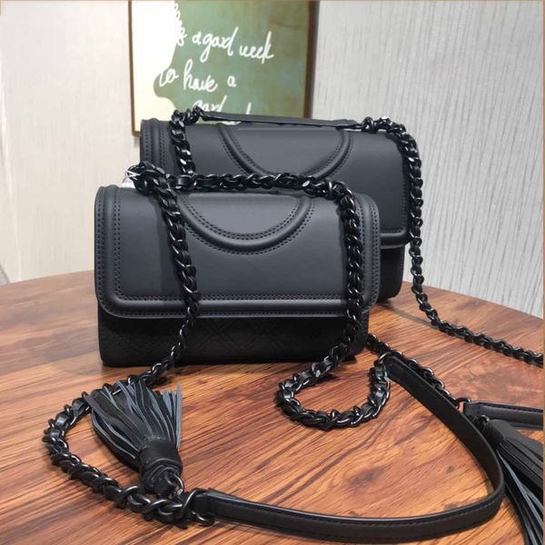 shoulder bags luxurys handbags women matte black chain square tassel bag women designer real leather chain phone handbags 211220
shoulder bags luxurys handbags women matte black chain square tassel bag women designer real leather chain phone handbags 211220
