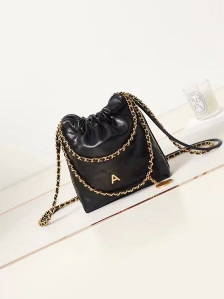 as3980 brand designer bag large capacity mini edition leather garbage bag chain bag metal letter selling shoulder bag classic black and whit
as3980 brand designer bag large capacity mini edition leather garbage bag chain bag metal letter selling shoulder bag classic black and whit