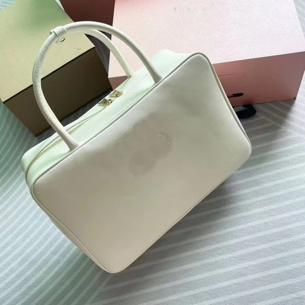 2023 new m family bowling bag imported calfskin original men's and women's shoulder bag fashion messenger wallet simple 5bb117
2023 new m family bowling bag imported calfskin original men's and women's shoulder bag fashion messenger wallet simple 5bb117