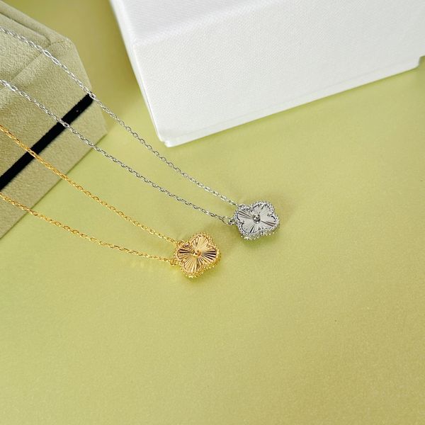 classic four leaf clover necklaces pendants mother-of-pearl copper 18k gold plated for women girl valentine's mother's day engagem, Silver
classic four leaf clover necklaces pendants mother-of-pearl copper 18k gold plated for women girl valentine's mother's day engagem, Silver