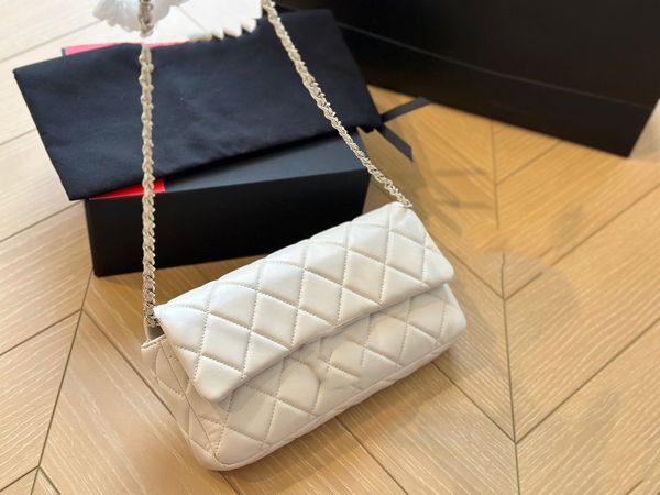 2023 fashion casual women's bag dinner clutch chain shoulder crossbody bag
2023 fashion casual women's bag dinner clutch chain shoulder crossbody bag